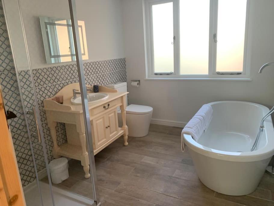 Cottage With Outstanding Views Velindre  Екстериор снимка