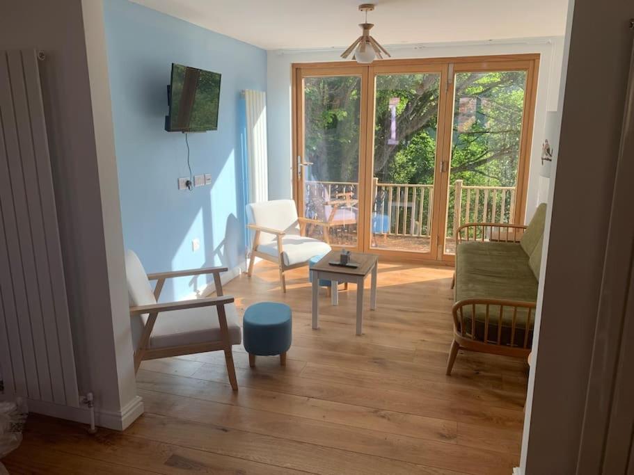 Cottage With Outstanding Views Velindre  Екстериор снимка
